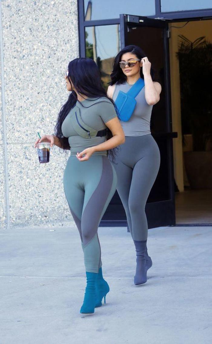 Kim Kardashian ve Kylie Jenner ikiz gibi