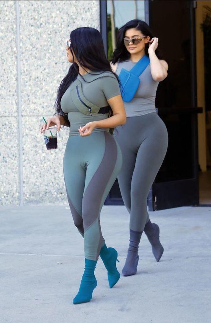 Kim Kardashian ve Kylie Jenner ikiz gibi