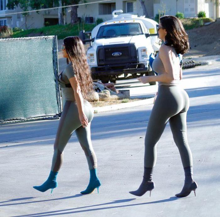 Kim Kardashian ve Kylie Jenner ikiz gibi