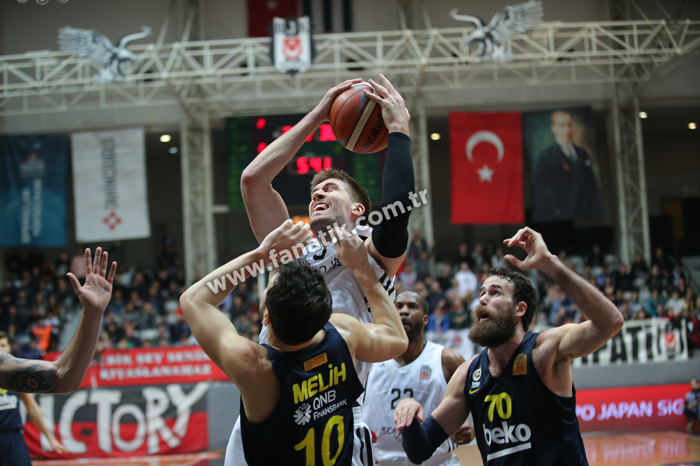 Beşiktaş Sompo Japan - Fenerbahçe Beko maçından ekrana yansımayanlar