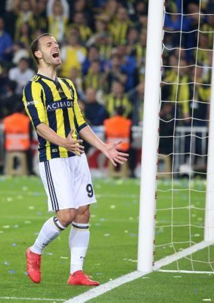 Roberto Soldado 6 maçtan yırtmış