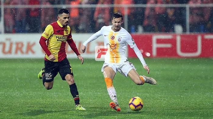 Galatasarayda Muslera ile Maicon kısa süreli tartıştı