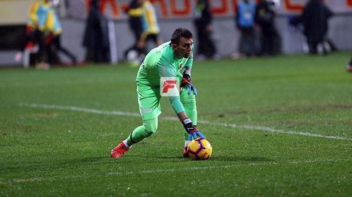 Galatasarayda Muslera ile Maicon kısa süreli tartıştı