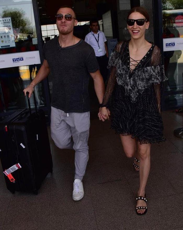 Serenay Sarıkaya ile Kerem Bürsin helikopterle ABD semalarında