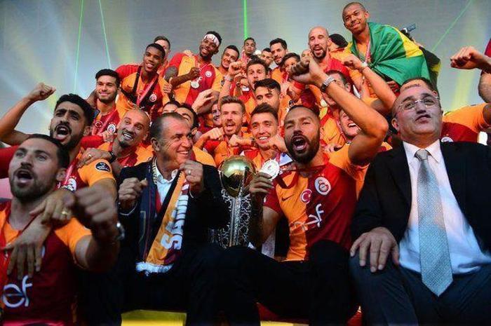 Sabri Sarıoğlu Galatasaraya geri mi dönüyor