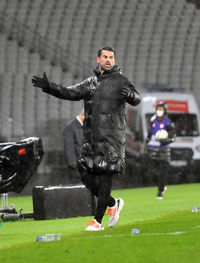 Emiliano Viviano soğuktan titredi Atatürk Olimpiyat Stadında zorlu anlar...