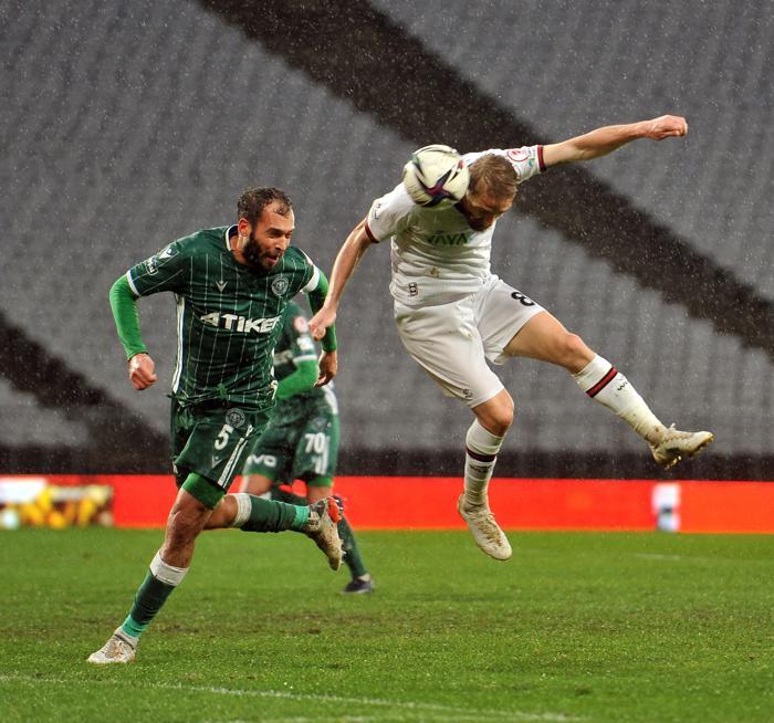 Emiliano Viviano soğuktan titredi Atatürk Olimpiyat Stadında zorlu anlar...