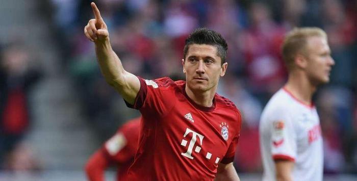 27) Robert Lewandowski | 259 kariyer golü