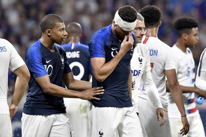 Olivier Giroud yürekleri ağızlara getirdi
