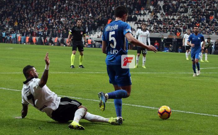 An be an Ricardo Quaresmanın direkt kırmızı kartı