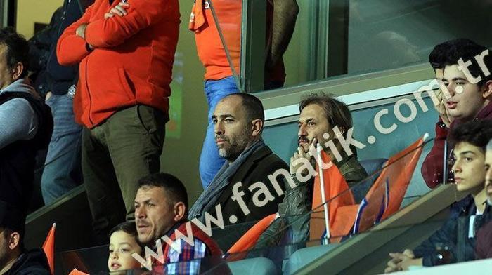 Başakşehir-Beşiktaş maçındaki gizemli güzel
