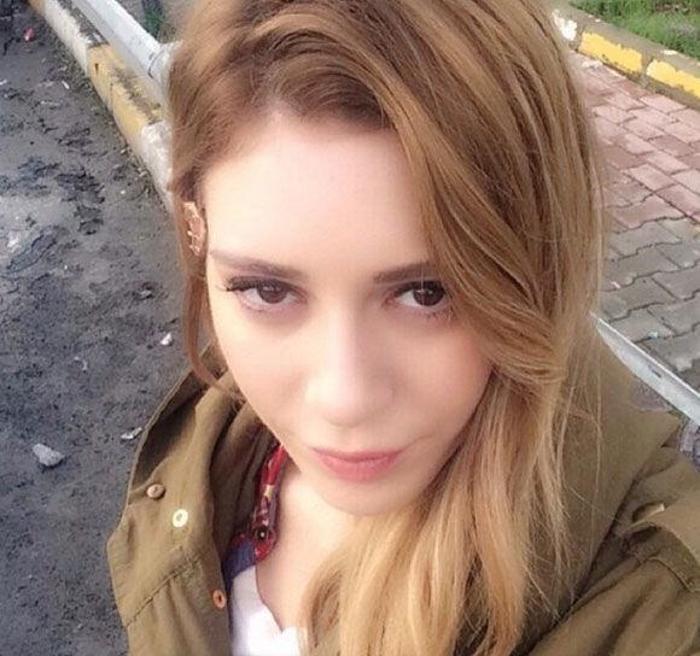 Arda Turan ve Sinem Kobal aynı mekanda karşılaşınca