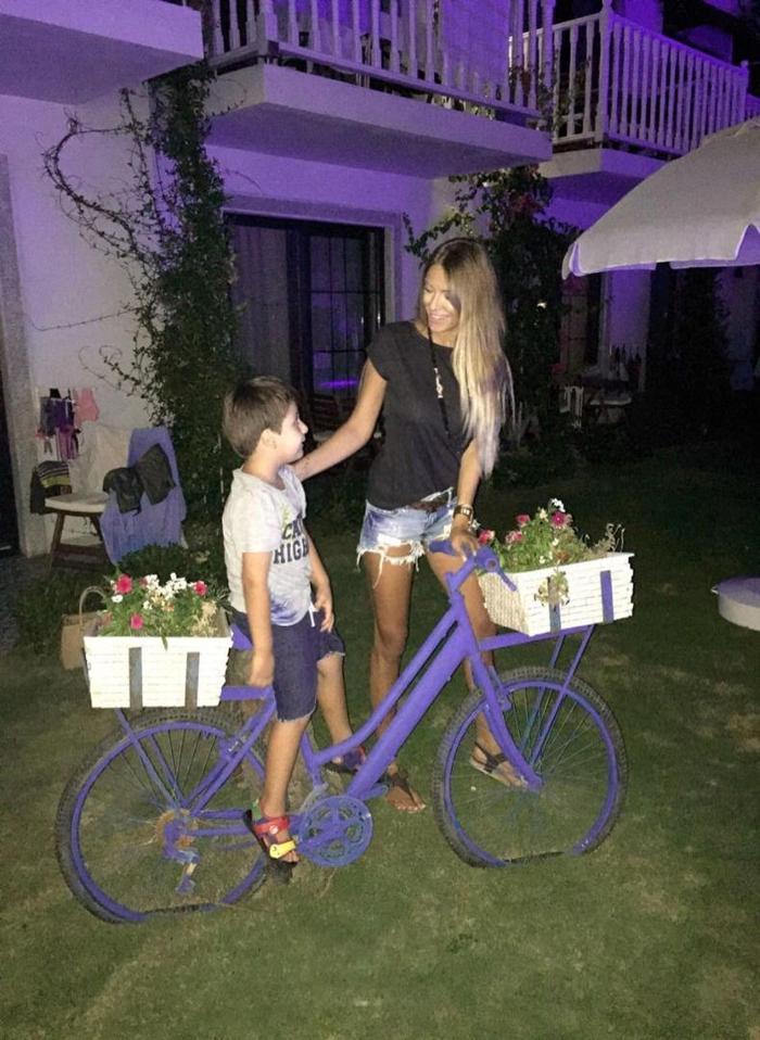 Simge Tertemiz yıkıp geçiyor