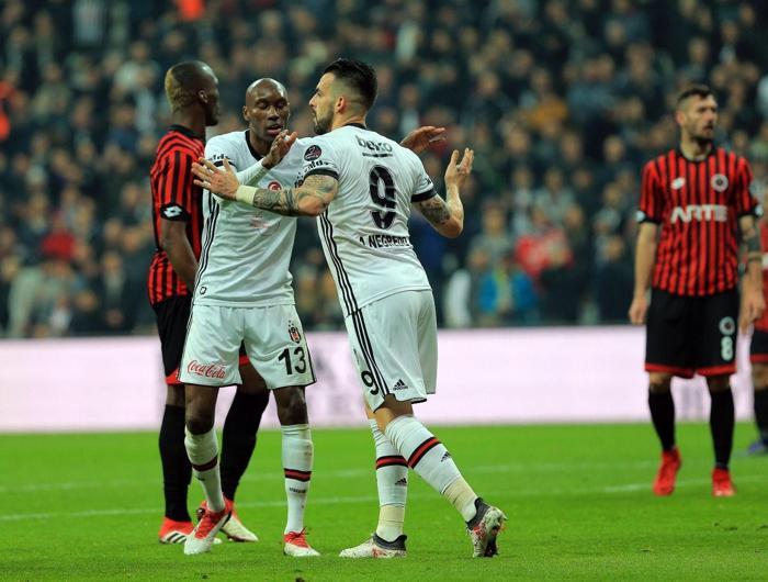 Beşiktaşın belalısı Medipol Başakşehir