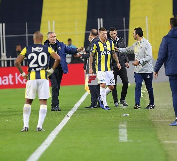 Fenerbahçe - Ümraniyespor maçında yeni transfer Victor Moses tribündeydi