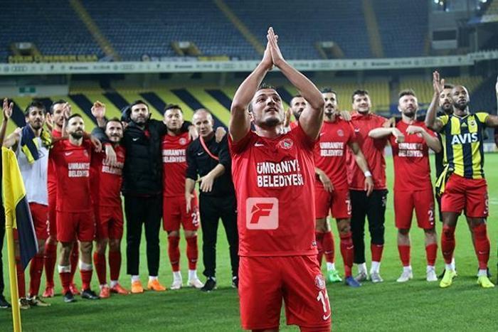 Fenerbahçe - Ümraniyespor maçında yeni transfer Victor Moses tribündeydi