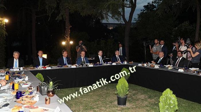 Futbol camiası iftar yemeğinde buluştu