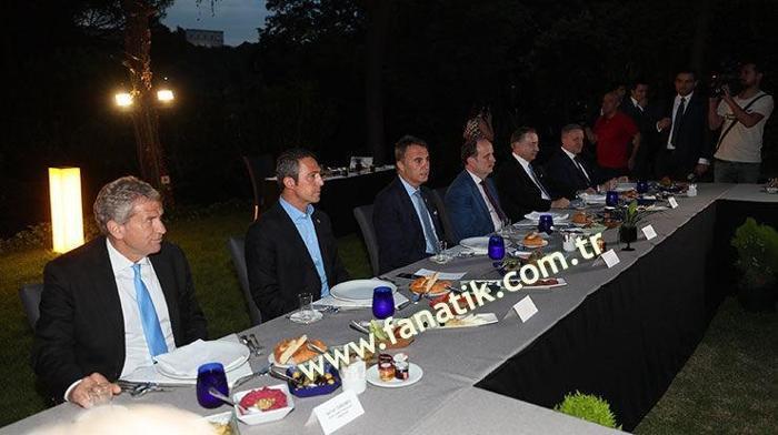 Futbol camiası iftar yemeğinde buluştu