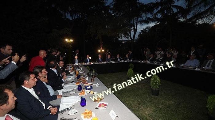 Futbol camiası iftar yemeğinde buluştu