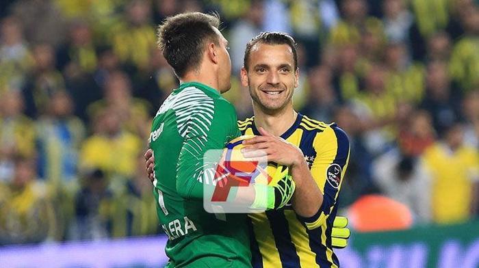 Fenerbahçe-Galatasaray derbisinden kareler