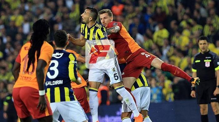 Fenerbahçe-Galatasaray derbisinden kareler