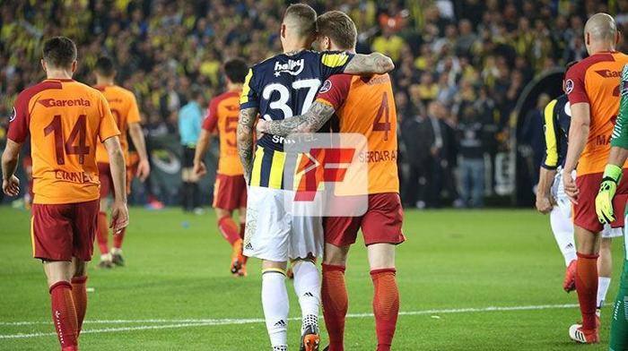 Fenerbahçe-Galatasaray derbisinden kareler
