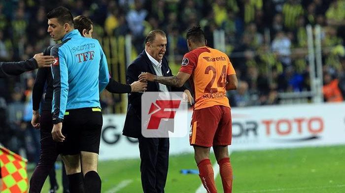 Fenerbahçe-Galatasaray derbisinden kareler