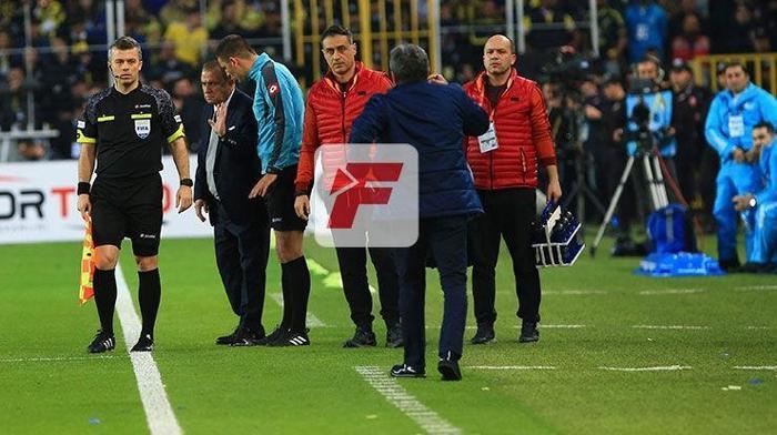 Fenerbahçe-Galatasaray derbisinden kareler
