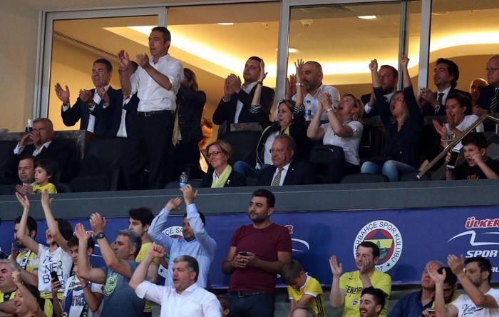 Fenerbahçe Doğuş - TOFAŞ maçında Ali Koç coşkusu