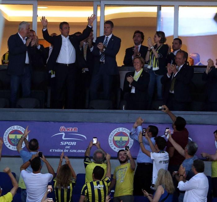Fenerbahçe Doğuş - TOFAŞ maçında Ali Koç coşkusu