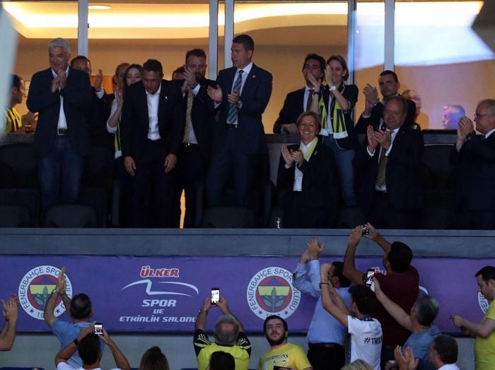 Fenerbahçe Doğuş - TOFAŞ maçında Ali Koç coşkusu