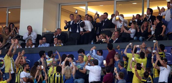 Fenerbahçe Doğuş - TOFAŞ maçında Ali Koç coşkusu
