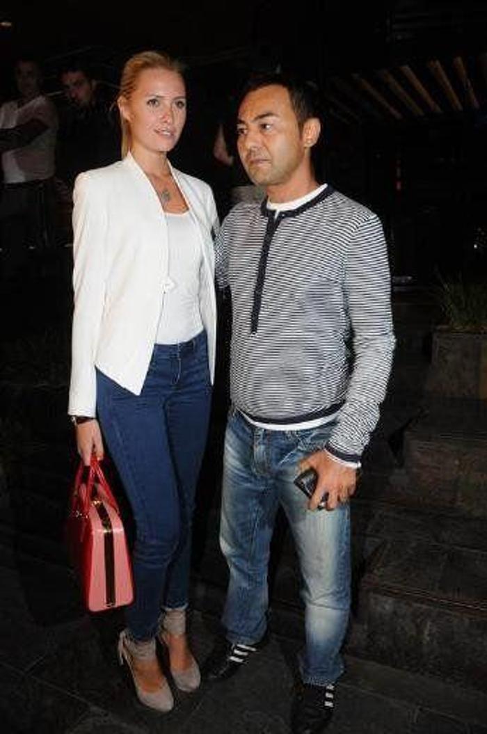 Serdar Ortaçın eşi Chloe Loughnan dedikodulara son verdi