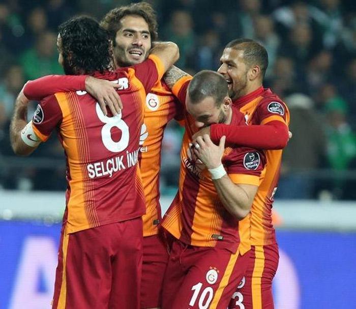 Galatasarayda Hamit Altıntop yolcu