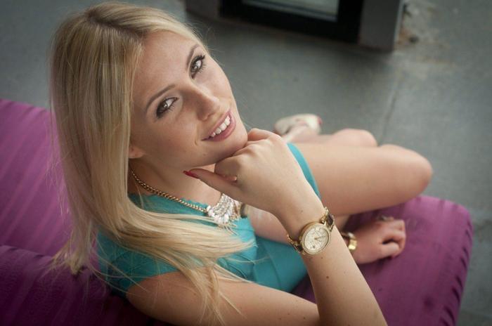 Serdar Ortaçın eşi Chloe Loughnan dedikodulara son verdi