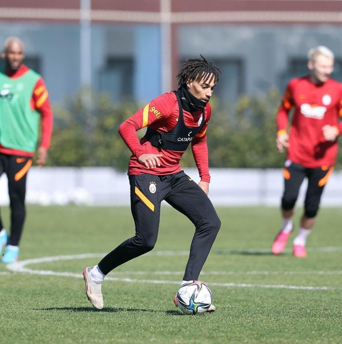 Galatasarayın Alanyaspor maçı 11i (Muhtemel)