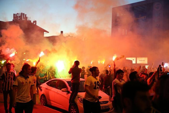 Ali Koç, taraftarlarla buluştu