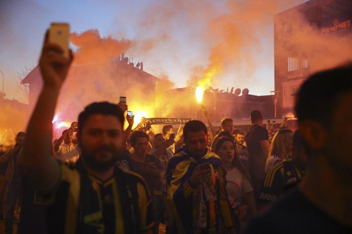 Ali Koç, taraftarlarla buluştu