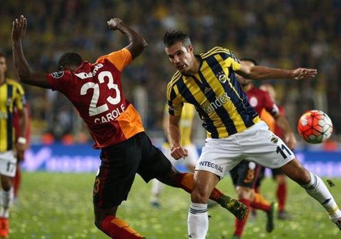 Fenerbahçe - Galatasaray derbisinde şeref tribününde yaşananlar