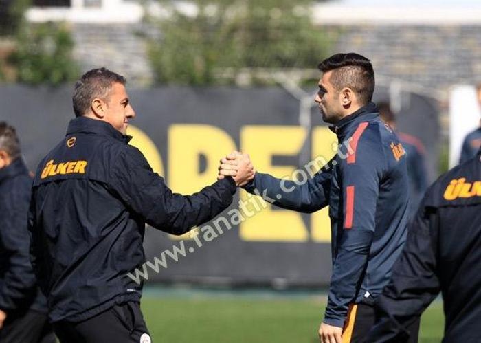 Hamza Hamzaoğlu, Burak Yılmaz ile özel ilgilendi