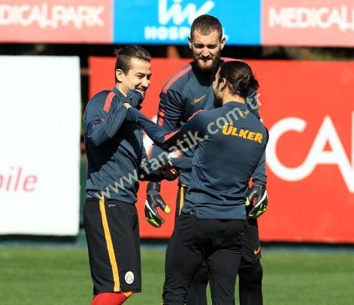Hamza Hamzaoğlu, Burak Yılmaz ile özel ilgilendi