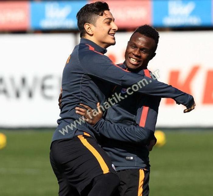 Hamza Hamzaoğlu, Burak Yılmaz ile özel ilgilendi