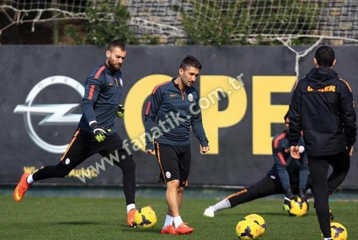 Hamza Hamzaoğlu, Burak Yılmaz ile özel ilgilendi