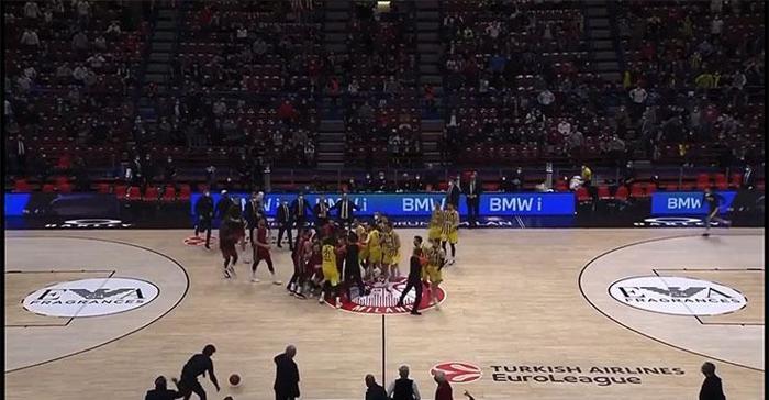 Olimpia Milano - Fenerbahçe Beko maçının ardından kavga çıktı Ortalık karıştı