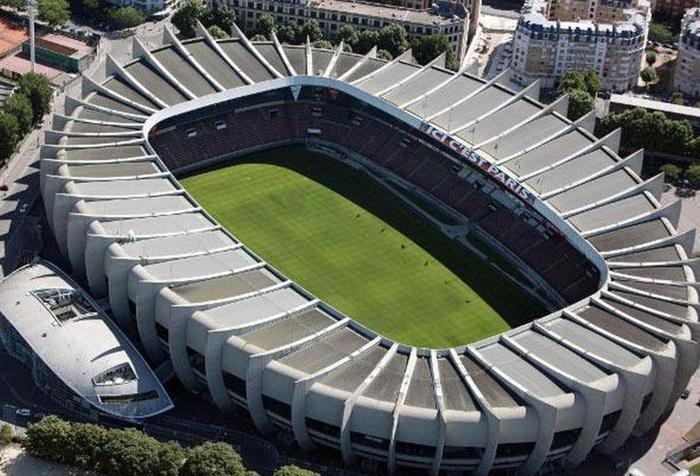 PARC DES PRINCES (YENİLENİYOR)
