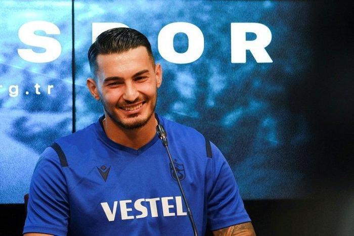 Trabzonspor haberi... Kübra Çakır, Uğurcan Çakırı anlattı İlk kez Fenerbahçe maçında...