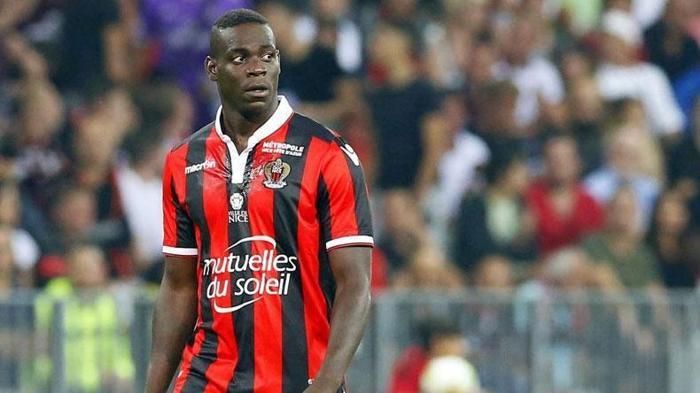 Galatasarayın da ilgilendiği Mario Balotellinin transferi bitti