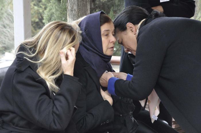 Aslı İzmirli ve Ayşe Andın cenaze törenleri