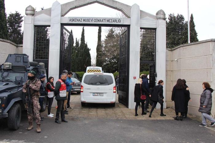 Jet kazasının kurbanları toprağa verildi