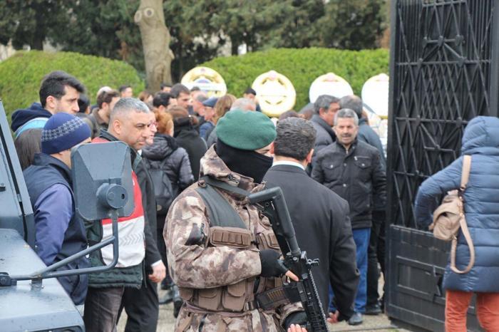 Jet kazasının kurbanları toprağa verildi